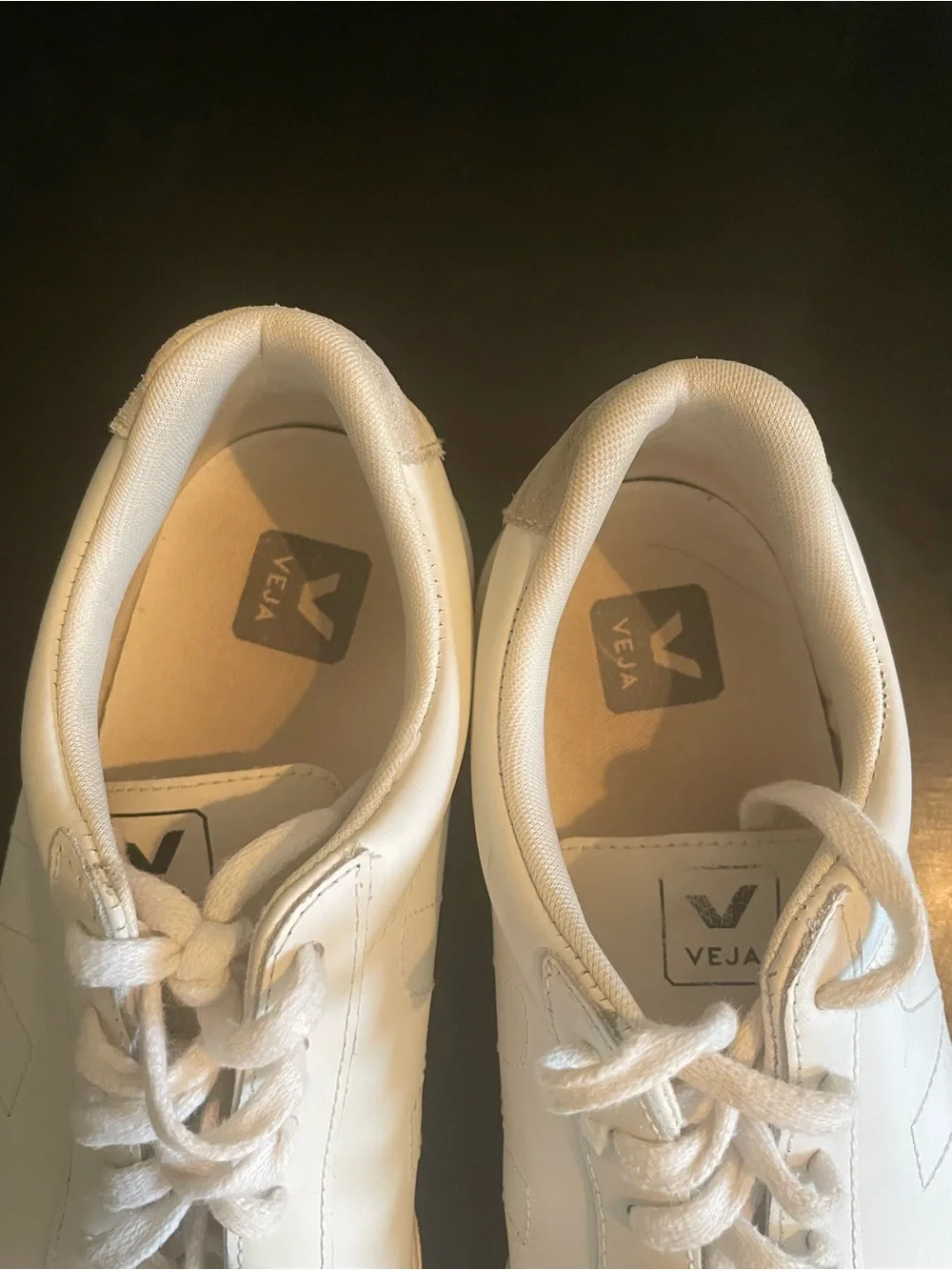 Veja minimal white